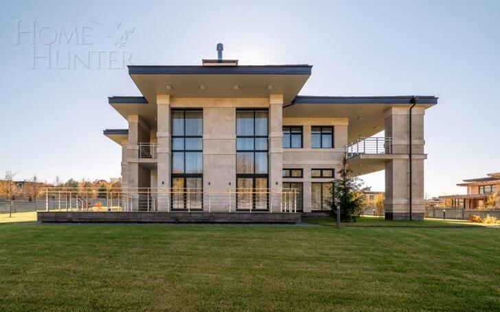 2-этажный коттедж 1 017.21 м² с отделкой