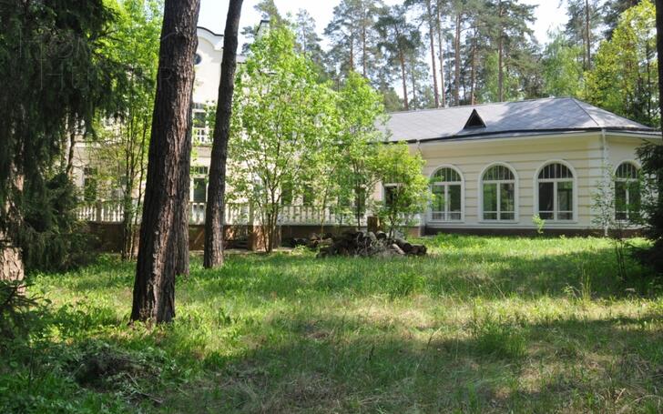 2-этажный коттедж 1 350 м² без отделки