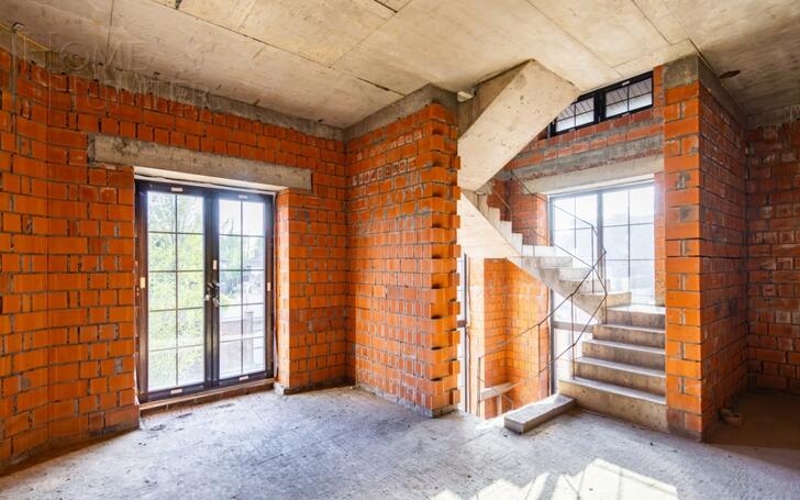 3-этажный коттедж 600 м² без отделки