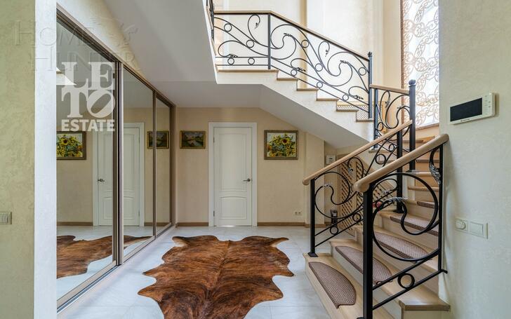 2-этажный коттедж 286.6 м² с отделкой