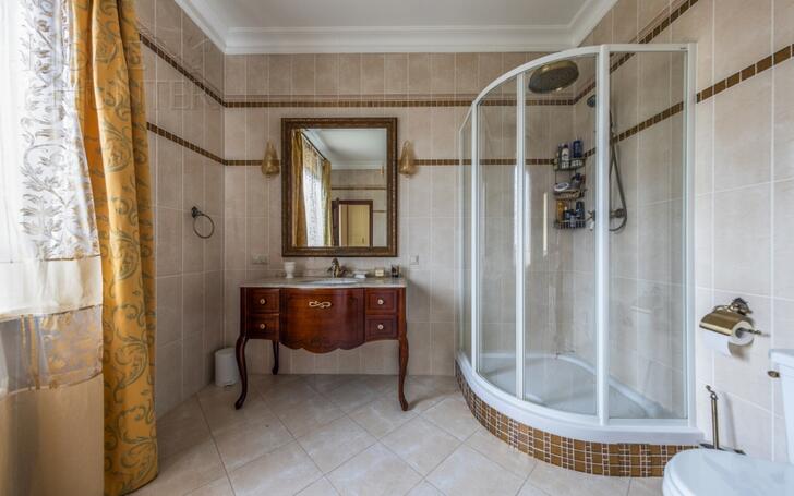 2-этажный коттедж 350 м² с отделкой