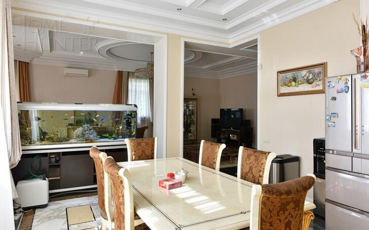 3-этажный коттедж 350 м² с отделкой