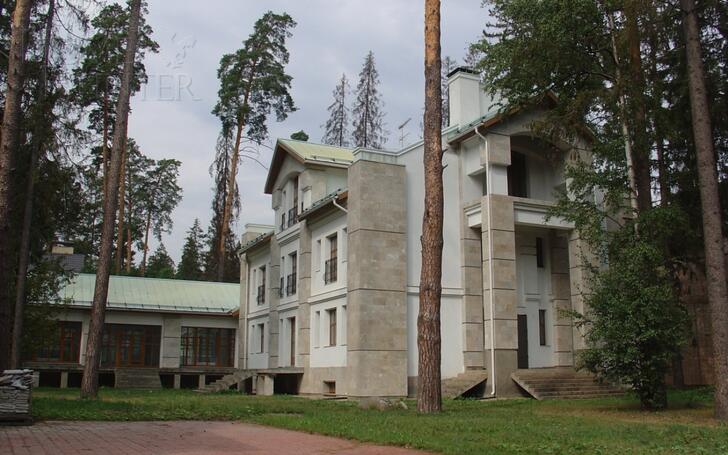 2-этажный коттедж 1 200 м² без отделки
