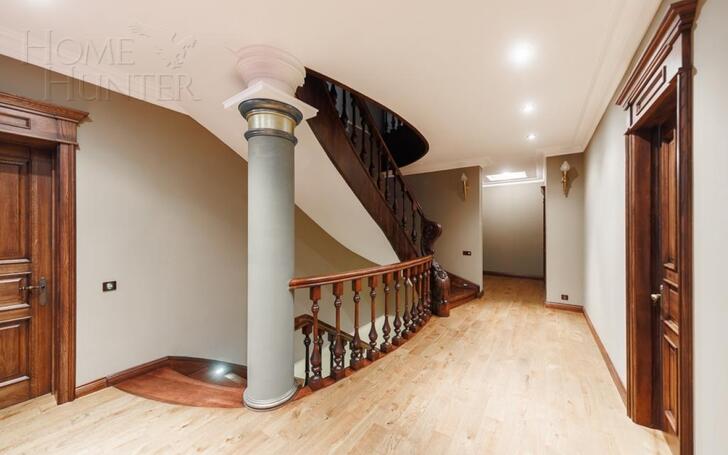 2-этажный коттедж 800 м² с отделкой