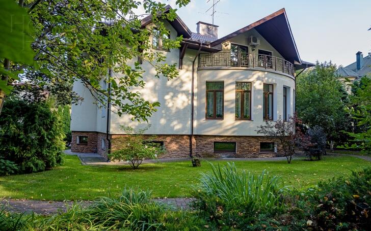 2-этажный коттедж 600 м² с отделкой