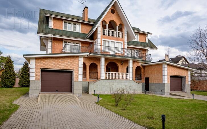 3-этажный коттедж 780 м² с отделкой