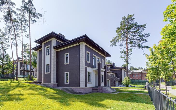 2-этажный коттедж 432.9 м² без отделки