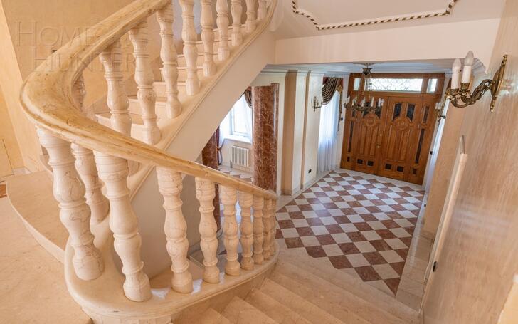 2-этажный коттедж 650 м² с отделкой