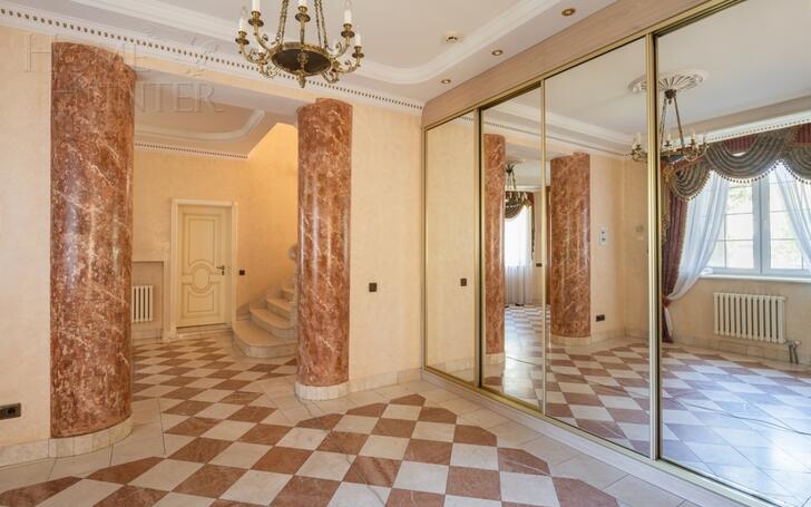 2-этажный коттедж 650 м² с отделкой