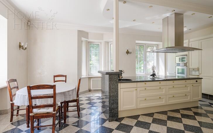 2-этажный коттедж 650 м² с отделкой