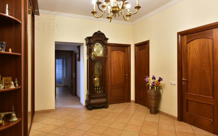 2-этажный коттедж 550 м² с отделкой