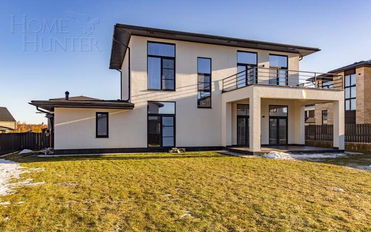 2-этажный коттедж 260 м² с отделкой