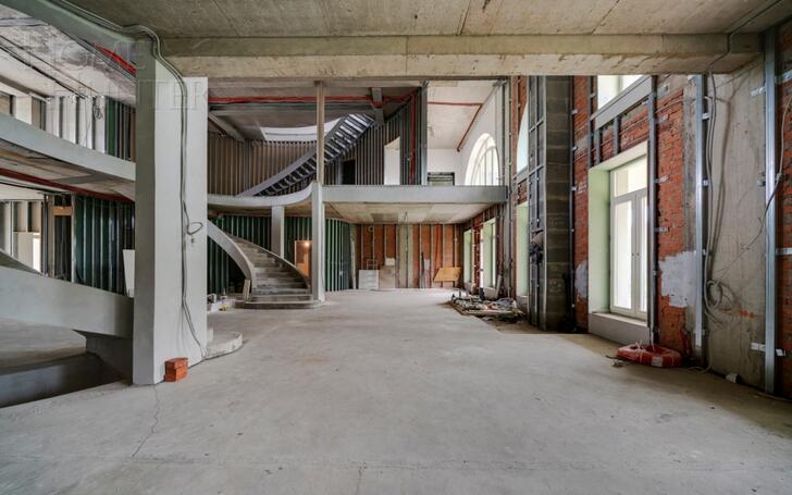 2-этажный коттедж 2 800 м² без отделки