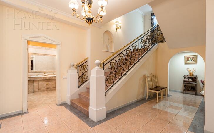 2-этажный коттедж 450 м² с отделкой