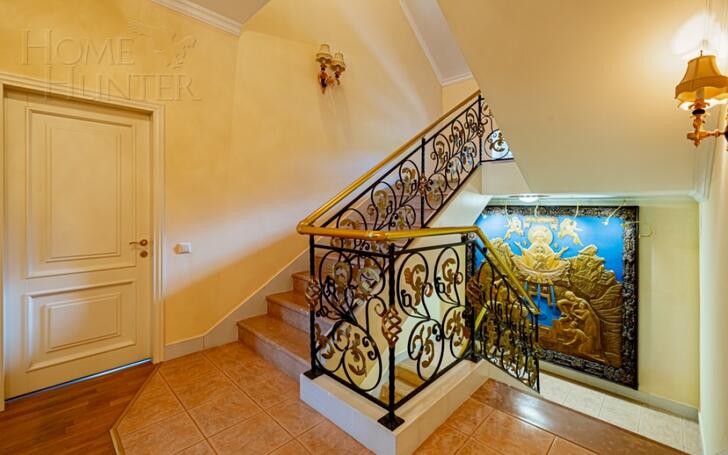 2-этажный коттедж 450 м² с отделкой
