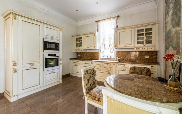 2-этажный коттедж 500 м² с отделкой