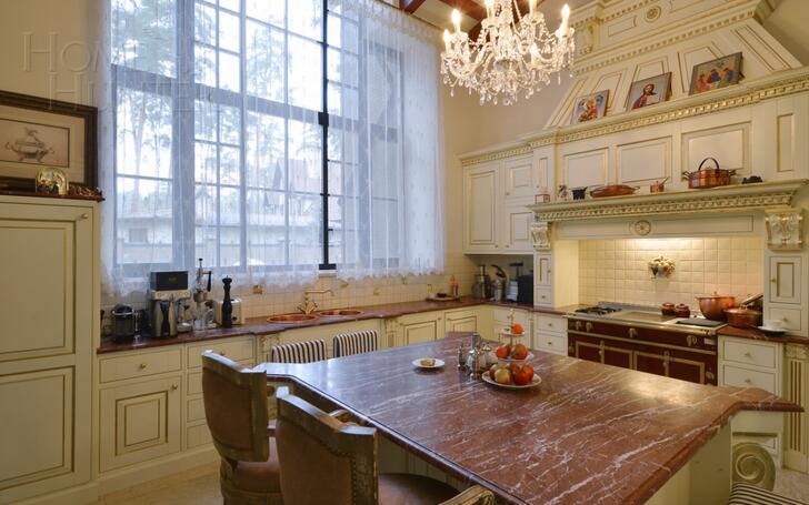 2-этажный коттедж 1 400 м² с отделкой