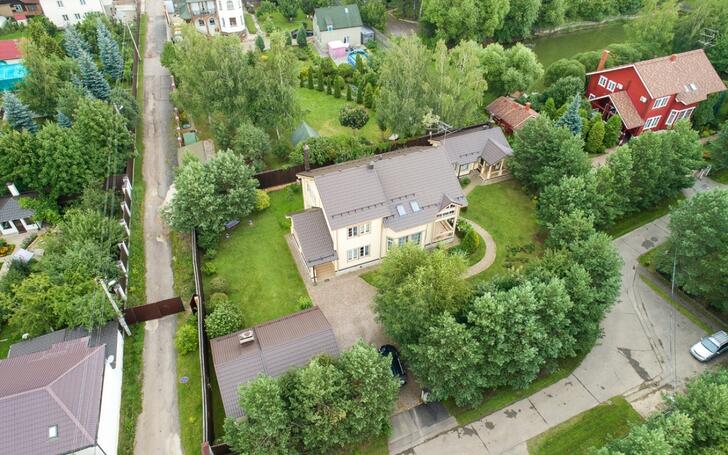 2-этажный коттедж 250 м² с отделкой