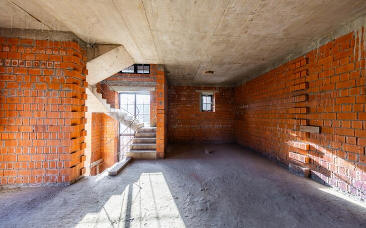 3-этажный коттедж 600 м² без отделки