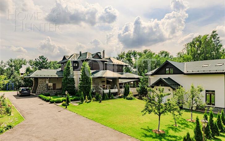 2-этажный коттедж 1 140 м² с отделкой