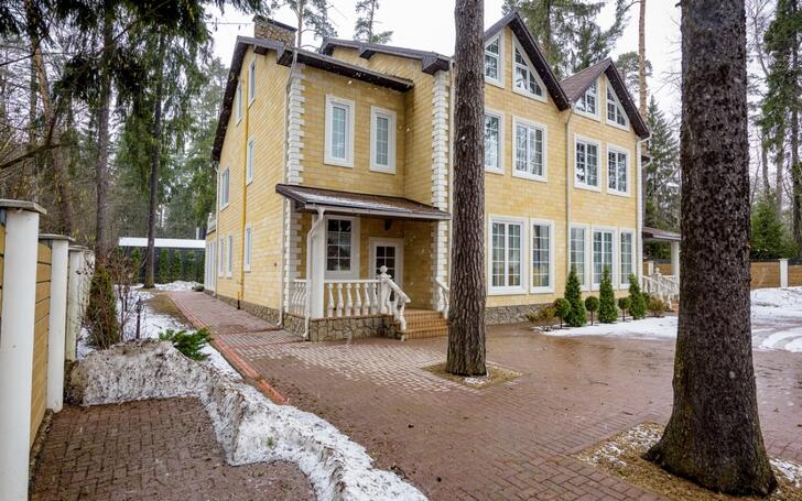 2-этажный таунхаус 385 м² с отделкой