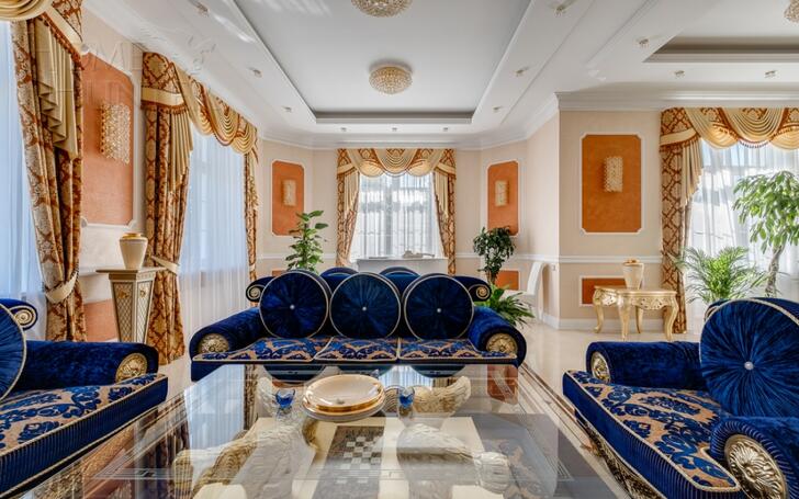 3-этажный коттедж 1 650 м² с отделкой