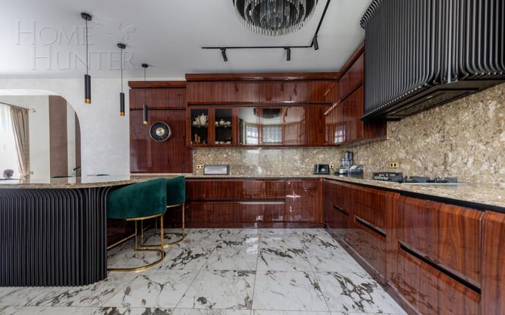 2-этажный коттедж 700 м² с отделкой
