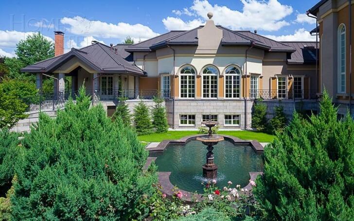 2-этажный коттедж 1 700 м² с отделкой