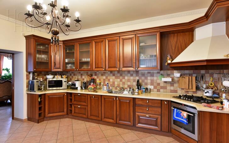 2-этажный коттедж 550 м² с отделкой