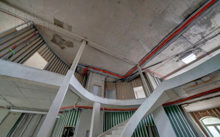 2-этажный коттедж 2 800 м² без отделки