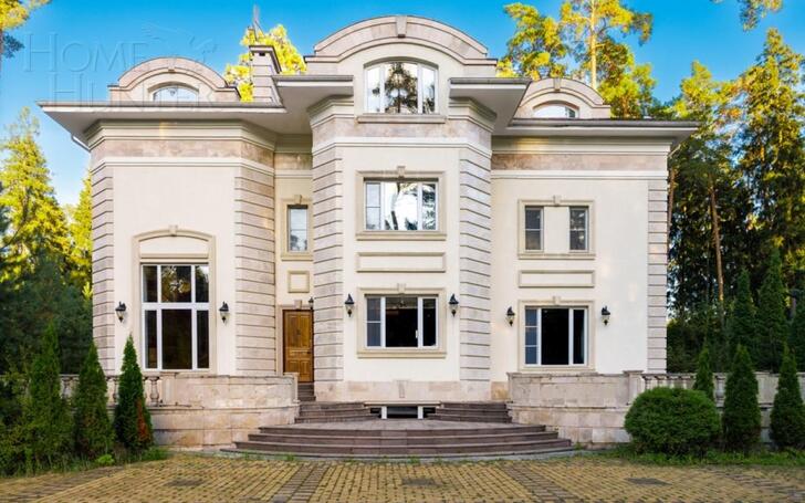 2-этажный коттедж 800 м² с отделкой