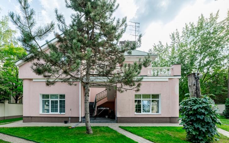 2-этажный коттедж 392 м² с отделкой