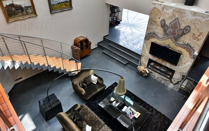 3-этажный коттедж 2 400 м² с отделкой