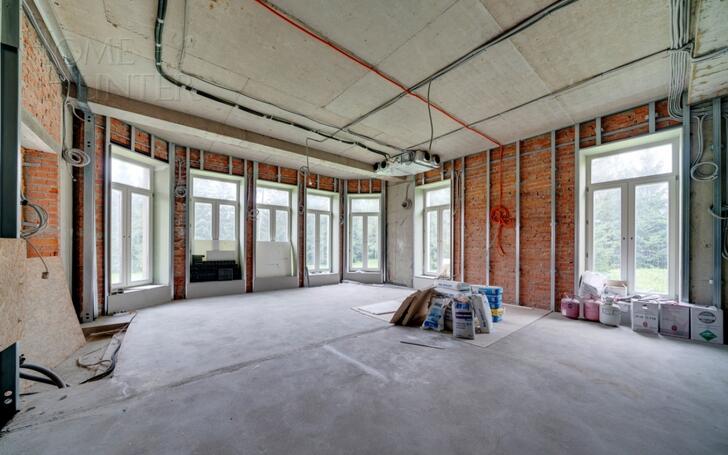 2-этажный коттедж 2 800 м² без отделки