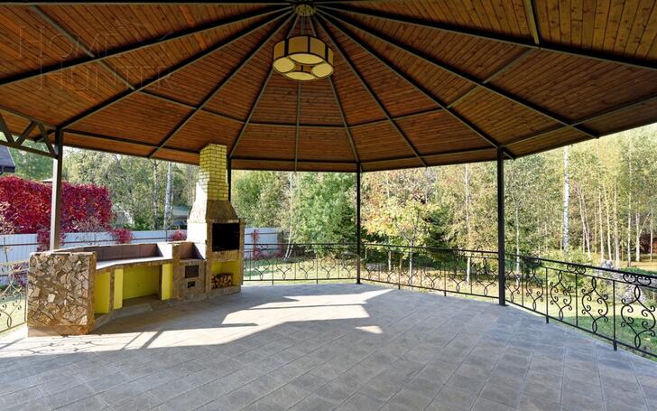 2-этажный коттедж 1 300 м² с отделкой