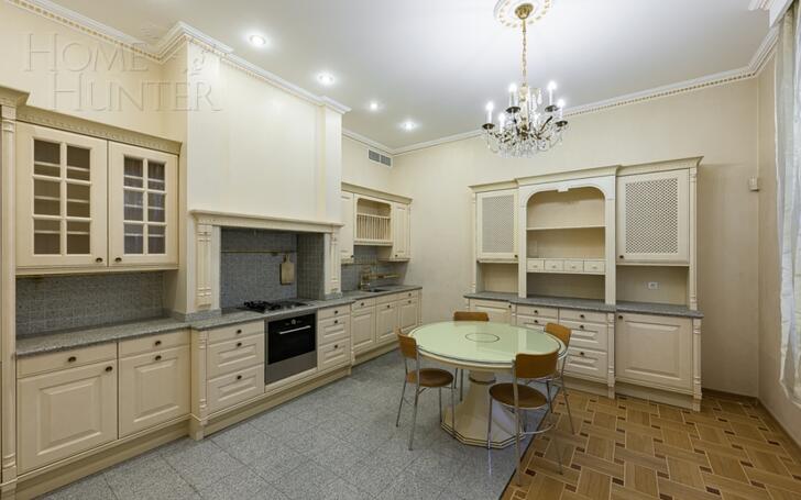 2-этажный коттедж 1 250 м² с отделкой