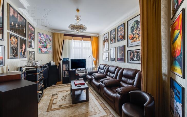 3-этажный коттедж 1 650 м² с отделкой