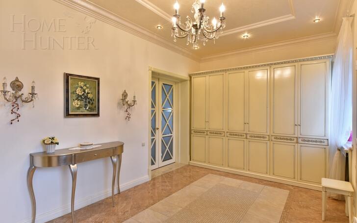 2-этажный коттедж 560 м² с отделкой