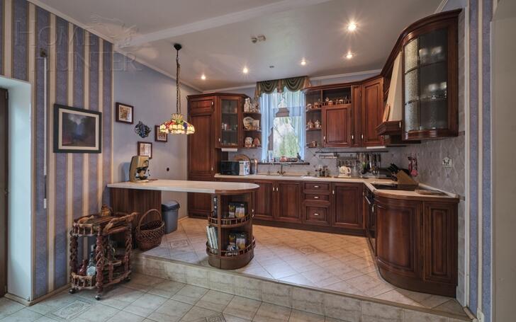 2-этажный коттедж 350 м² с отделкой