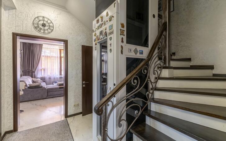 2-этажный таунхаус 250 м² с отделкой