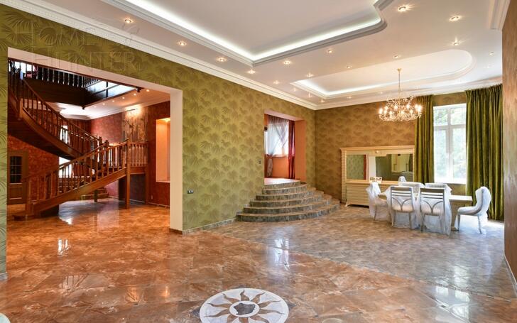 2-этажный коттедж 1 500 м² с отделкой