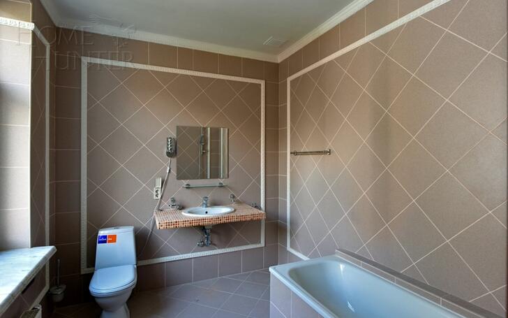 2-этажный коттедж 1 300 м² с отделкой