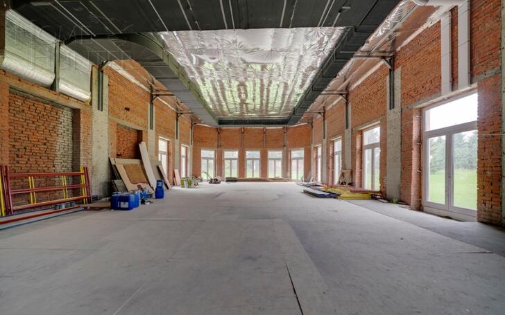 2-этажный коттедж 2 800 м² без отделки