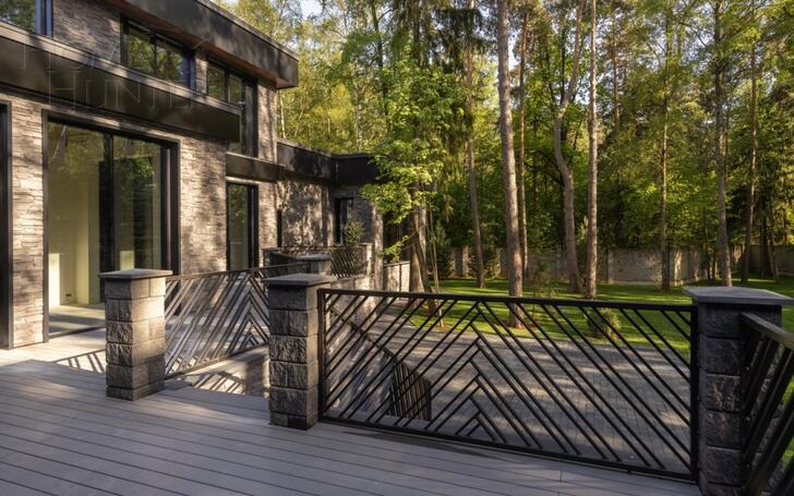 2-этажный коттедж 1 700 м² без отделки