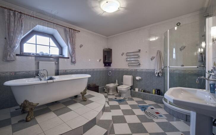 2-этажный коттедж 350 м² с отделкой