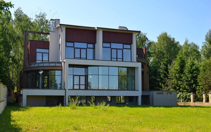 2-этажный коттедж 1 000 м² без отделки
