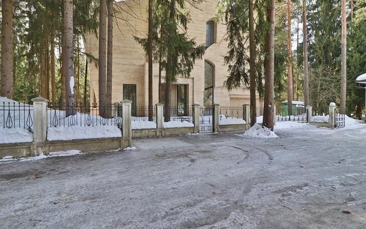 2-этажный коттедж 652 м² без отделки