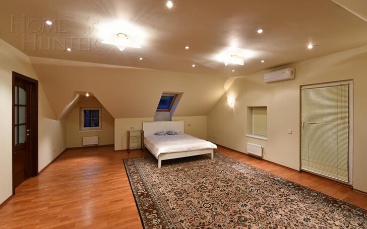 3-этажный коттедж 450 м² с отделкой