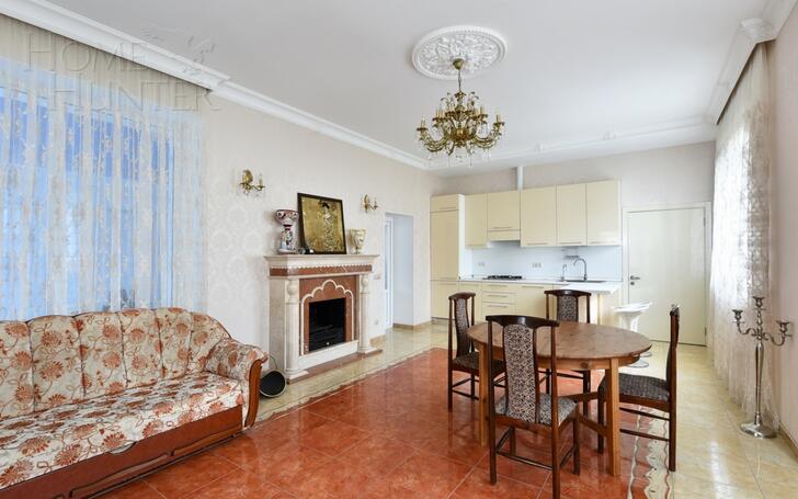 3-этажный коттедж 750 м² с отделкой