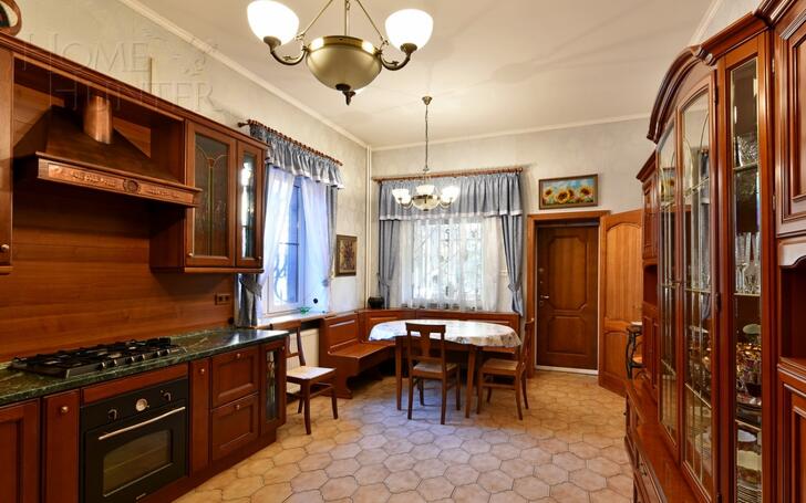 2-этажный коттедж 320 м² с отделкой